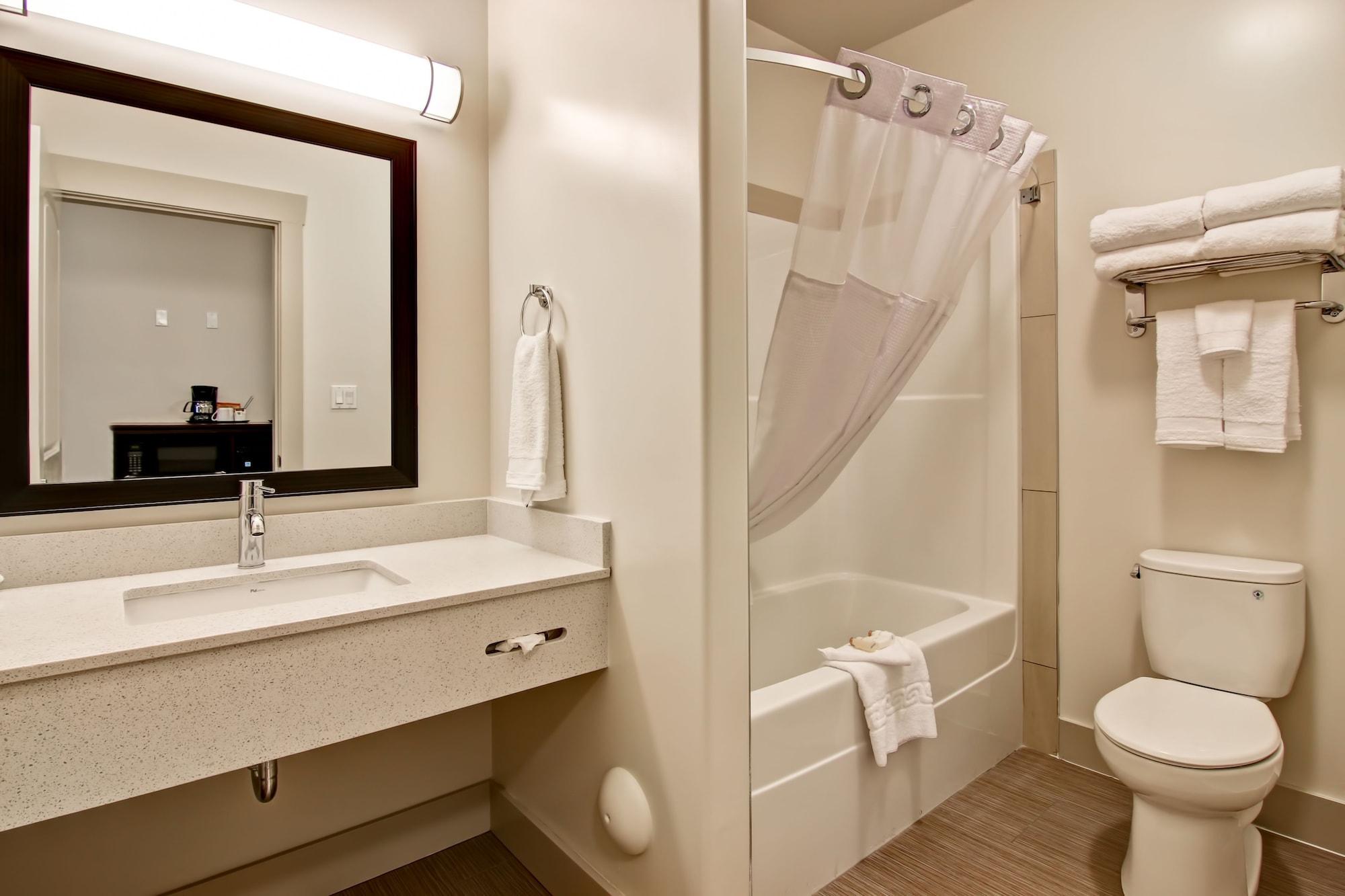 Chateau Nova Yellowknife Extérieur photo