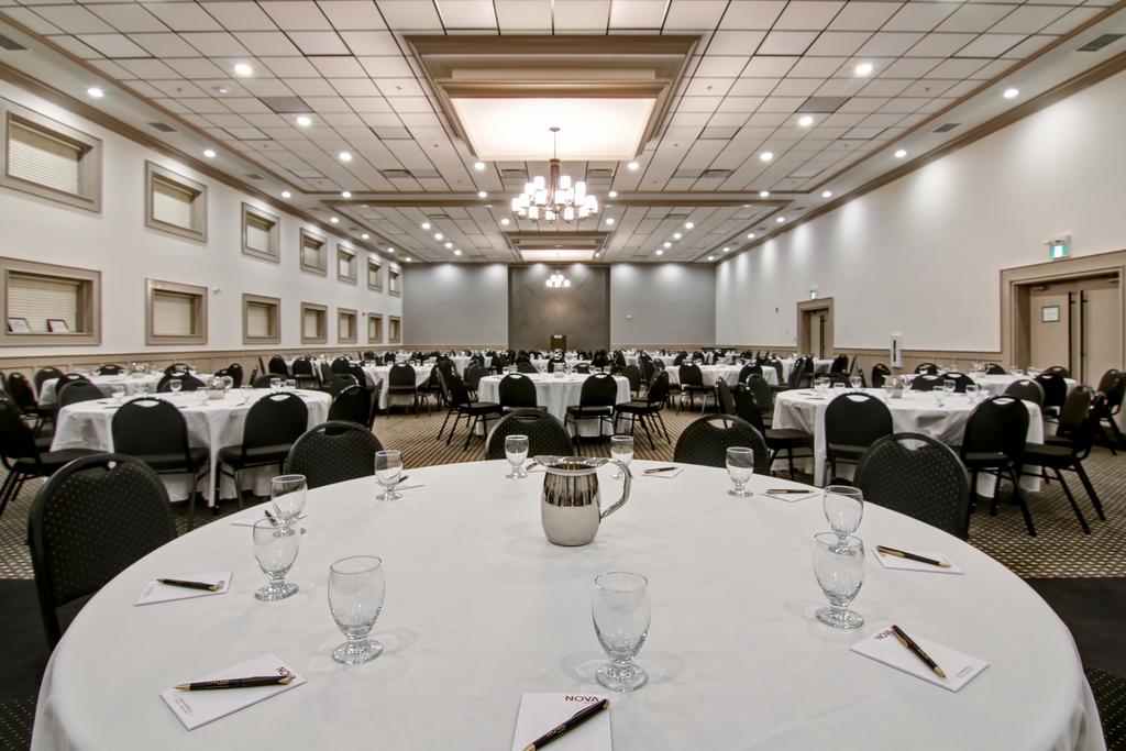 Chateau Nova Yellowknife Extérieur photo