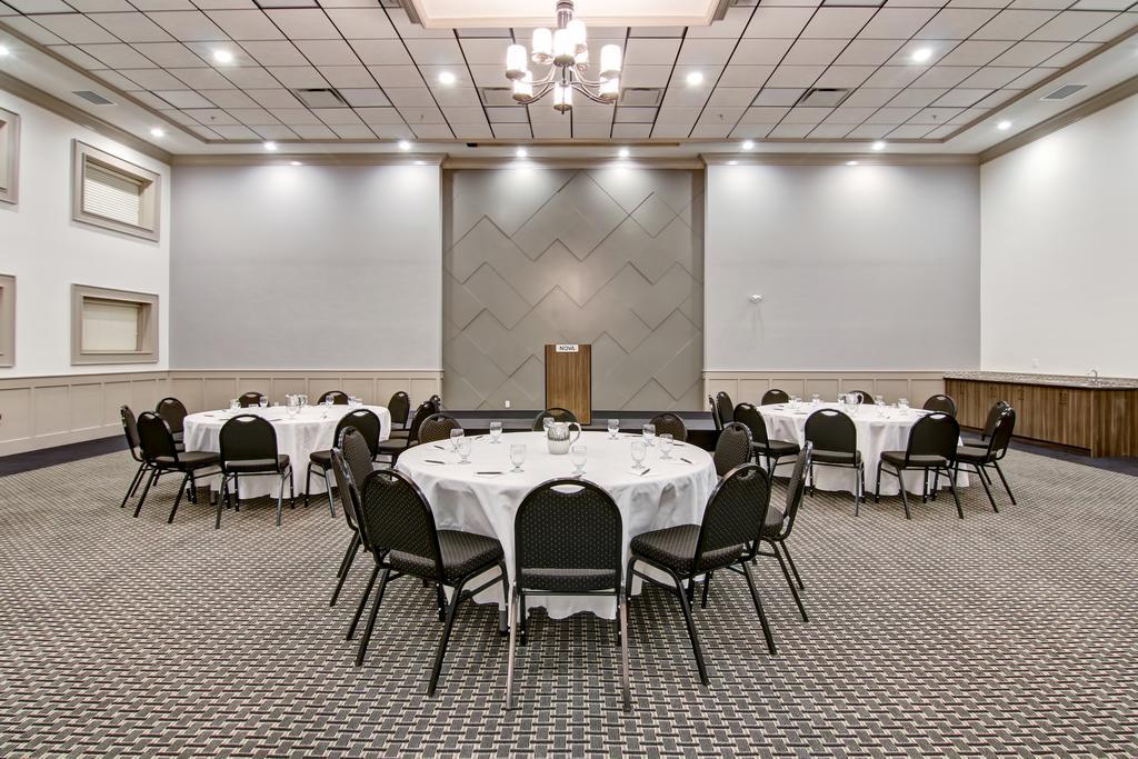 Chateau Nova Yellowknife Extérieur photo